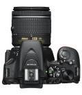 NIKON D5600 + AF-S DX 18-140 mm VR + ESTUCHE REFLEX